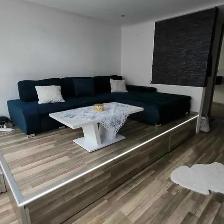 Prenajom 2 Izbovy Apartmanu アパート *